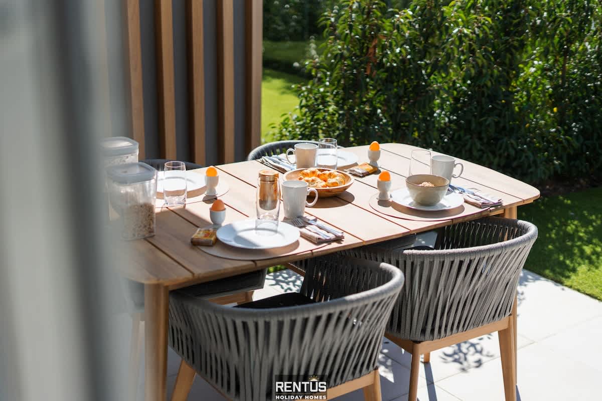 La dolce vickri - Séjour moderne avec jardin et piscine